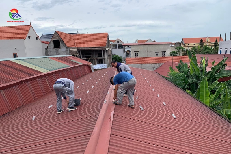 Lắp đặt dự án 13.7kW điện mặt trời bám tải tại Hà NộiTổng quan dự án 13.7kW điện mặt trời bám tải tại Hà Nội